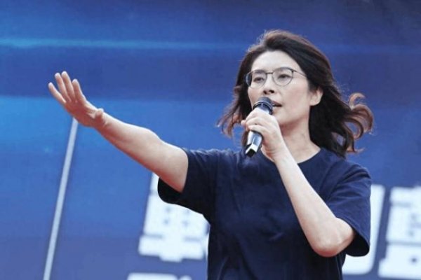 首胜证券 郑丽文长于竞逐年轻选票，岛内作家：将对民进党形成重大压力